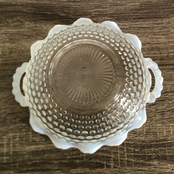 Vtg Hobnail Handled Bowl with Opal Rim - Picture 5 of 14